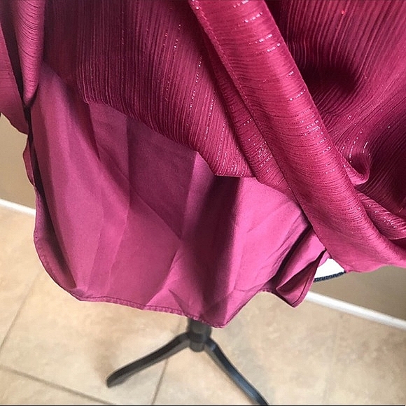 Rachel Zoe NWT Cold Shoulder Burgundy Blouse Medium - Picture 6 of 9